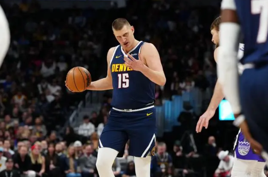 NBA-欧文神仙抛投压哨绝杀！独行侠107-105险胜掘金，东契奇37+9