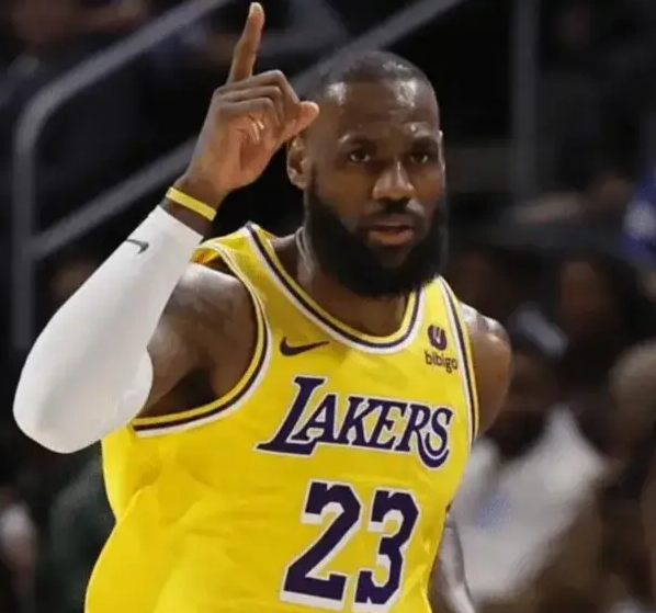 NBA-戴维斯双20+ 湖人120:109森林狼