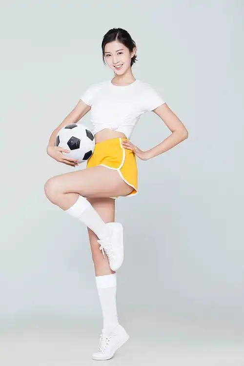 从板凳边缘到惊艳全场：朱星辰接班王梦洁？上海女排的“天才自由人”总算熬出头了